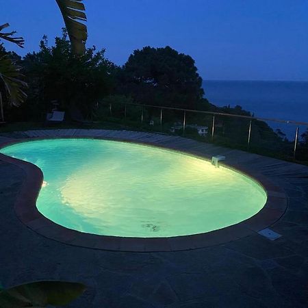 Villa Les Alizes Rayol-Canadel-sur-Mer Exterior photo